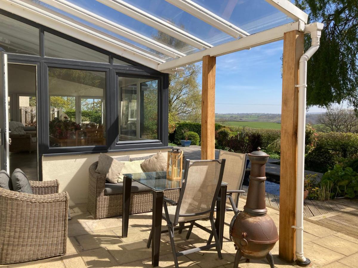 Gasthaus East Hillerton House Crediton Exterior foto